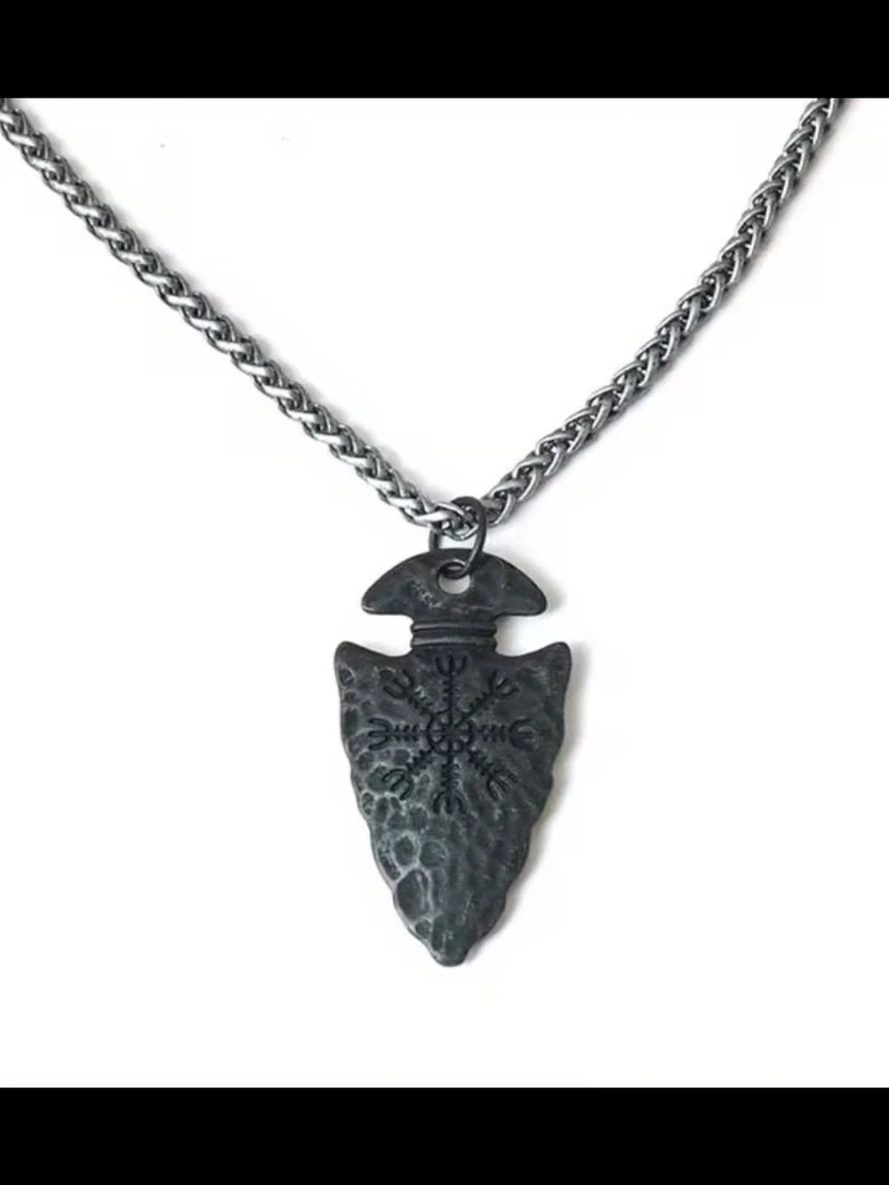 Antique-Look Celtic Arrowhead Pendant Necklace in Aged Silver